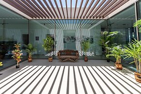 Exclusive 21 Ajman 4BR Villa w Private Pool and Beach