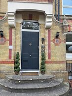The Victorian Lodge