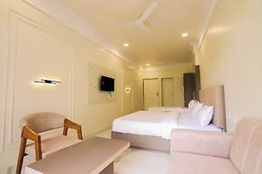 Hotel Indra Palace