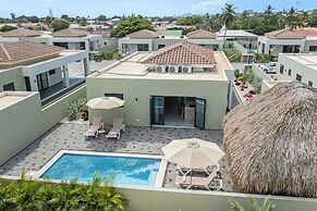 Infinity Blue villa with private pool at Mambo Beach