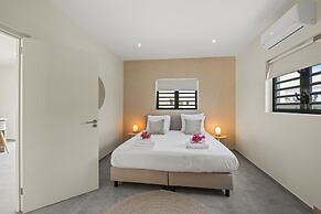 Infinity Blue villa with private pool at Mambo Beach