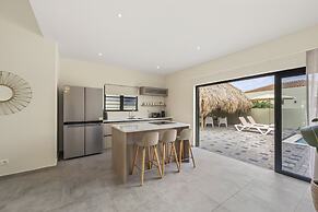 Infinity Blue villa with private pool at Mambo Beach