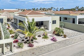 Infinity Blue villa with private pool at Mambo Beach