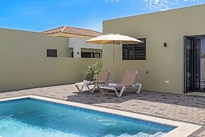 Infinity Blue villa with private pool at Mambo Beach