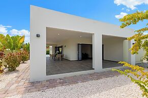 Villa Jasmijn  with private pool, at Mambo Beach