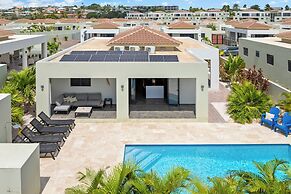 Villa Jasmijn  with private pool, at Mambo Beach