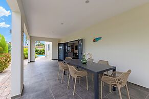 Villa Jasmijn  with private pool, at Mambo Beach