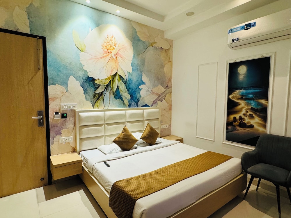 HolidayVilla & Suites Amritsar