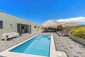 Villa Solana with private pool, Mambo Beach