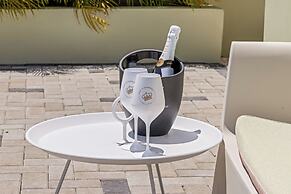 Villa Solana with private pool, Mambo Beach