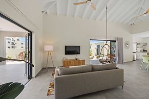 Villa Solana with private pool, Mambo Beach