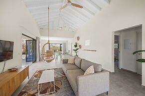 Villa Solana with private pool, Mambo Beach
