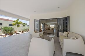 Villa Solana with private pool, Mambo Beach