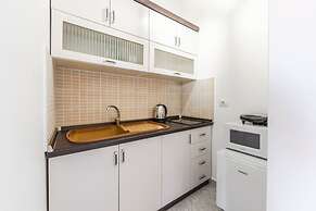 Stylish Studio With Scenic Gardens Golem
