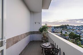 CandlePine Suites