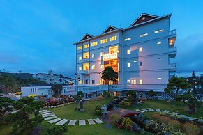 CandlePine Suites