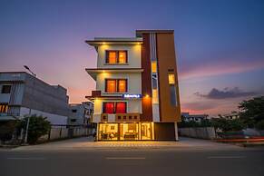 Fabhotel Geeta Bhawan