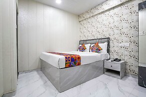 Fabhotel Hans Residency