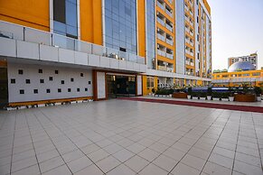 FabHotel Prime Spectrum Metro - With Pool | 5 mins Walk from Sector 75