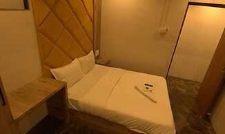 Fabhotel Platinum Inn