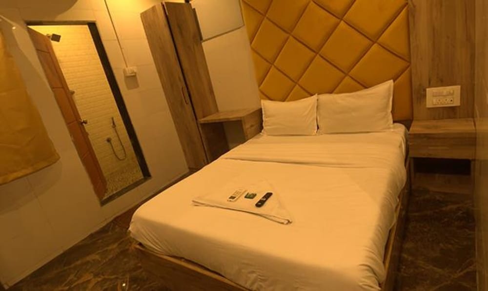 Fabhotel Platinum Inn