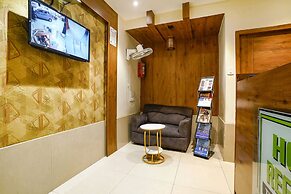 Fabhotel Regal Inn