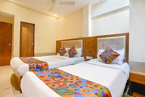 Fabhotel Regal Inn