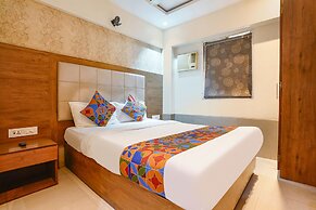 Fabhotel Regal Inn
