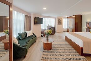 Karen Plains Hotel