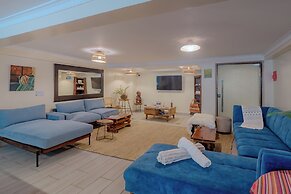 Karen Plains Hotel