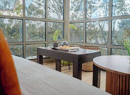 Karen Plains Hotel
