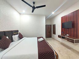 Hotel Ganges Place Varanasi with free AC