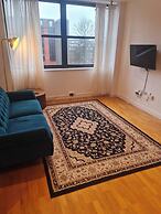 2 Beds Flat Centrally Located 2 Mins From Station