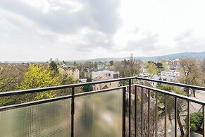 Z widokiem na sopot by Grand Apartments