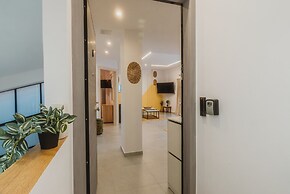 Votanikos Lux