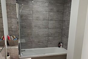 Modern 1Br Sleeps3 - City Centre Location