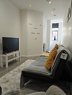 Modern 1Br Sleeps3 - City Centre Location