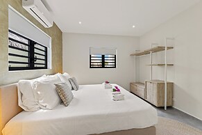 Villa Paradise with pool at mambo beach