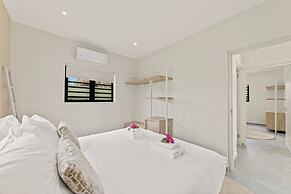 Villa Paradise with pool at mambo beach