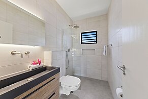 Villa Paradise with pool at mambo beach