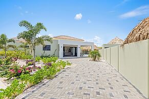 Villa Paradise with pool at mambo beach
