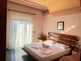 Green Garden Villa