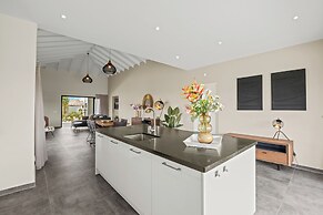 Villa Amber with pool at mambo beach