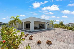 Villa Amber with pool at mambo beach