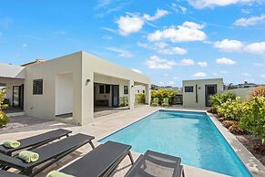 Villa Amber with pool at mambo beach