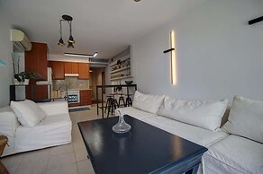 Villa Elias 1BR Upper Apt with Pool