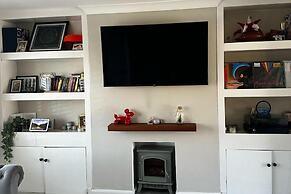 3 Bed-sleeps 5-garden-parking-pets