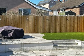 3 Bed-sleeps 5-garden-parking-pets
