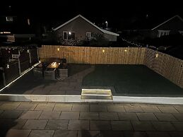 3 Bed-sleeps 5-garden-parking-pets