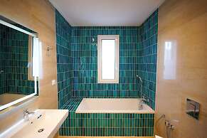 Villa Apollon Seaside and Luxurious